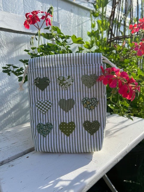 Kit for small log cabin project bag in blue colors