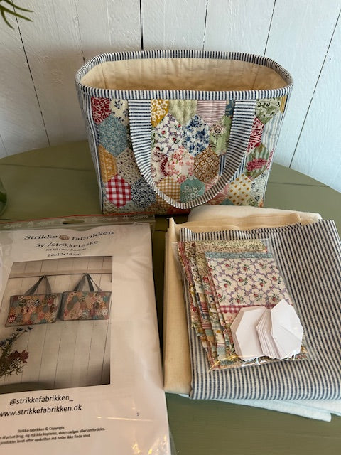 Kit til lille Lucy Boston sy-/strikketaske - Flower Power