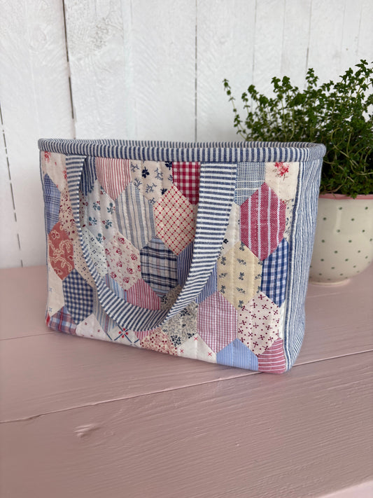 Lille sy-/strikketaske med Lucy Boston