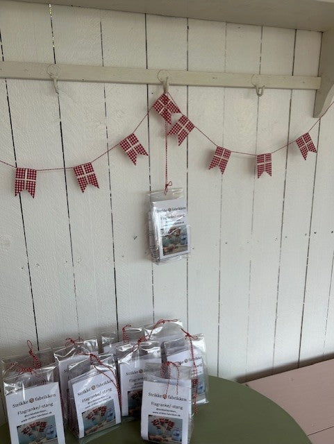 Kit for 3 Christmas Pigs
